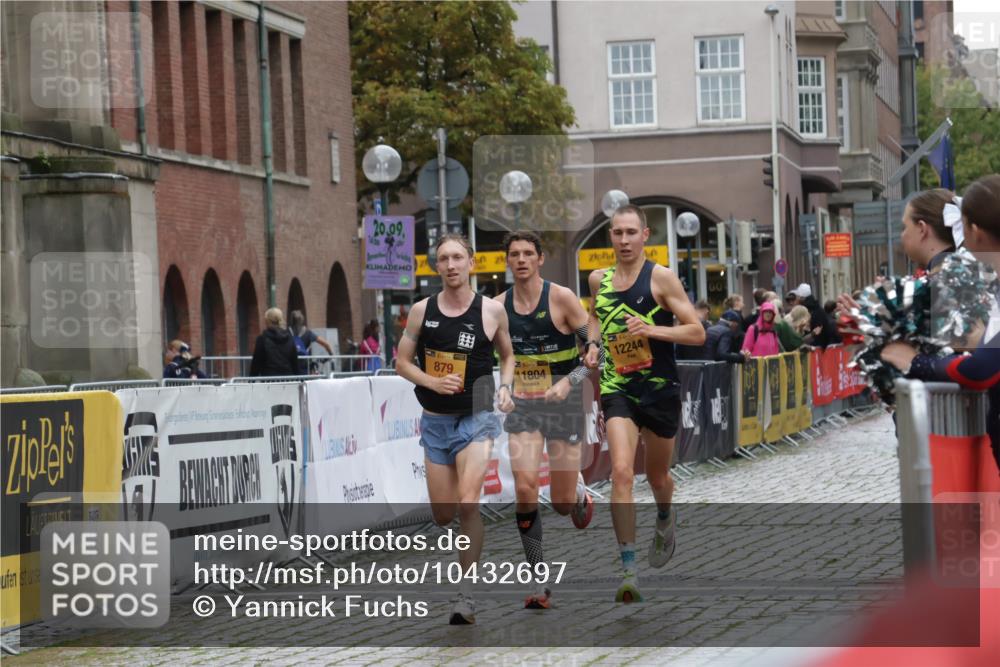 13.09.2026 - Kiel Lauf Yannick Fuchs http://msf.ph/oto/10432697 13.09.2026 11:23:55 Ziel 7002, 11523, 2032, 7693 meine-sportfotos.de