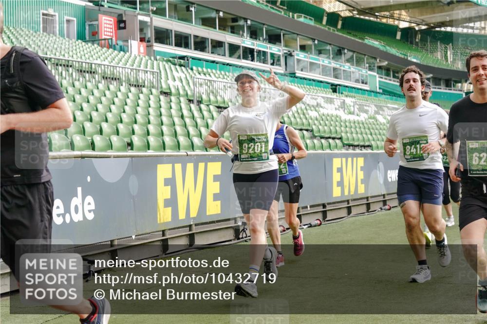 13.09.2026 - 21. swb-Marathon Bremen Michael Burmester http://msf.ph/oto/10432719 13.09.2026 13:29:52 Laufen im Stadion 171, 220, 297, 405, 422, 476, 685, 729, 754, 767, 986, 1079, 1217, 1242, 1270, 1298, 1325, 1384, 1615, 1633, 1634, 1741, 1777, 1810, 1811, 1886, 1983, 2238, 2242, 2249, 2263, 2326, 2365, 2436, 2449, 2472, 2546, 2593, 2615, 2738, 2740, 2743, 2830, 2862, 2868, 2869, 2871, 2918, 2924, 2991, 2994, 3020, 3053, 3129, 3154, 3227, 3238, 3274, 3286, 3321, 3361, 3563, 3594, 3595, 3605, 3678, 3694, 3755, 3758, 3798, 3853, 3876, 3898, 3929, 3953, 3965, 3971, 3987, 4011, 4056 meine-sportfotos.de