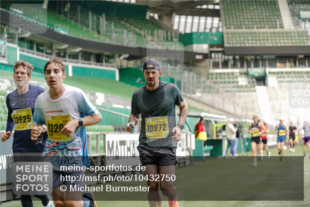 13.09.2026 - 21. swb-Marathon Bremen Michael Burmester http://msf.ph/oto/10432750 13.09.2026 10:24:03 Laufen im Stadion 10235, 10328, 10337, 10341, 10441, 10520, 10575, 10592, 10593, 10618, 10632, 10775, 10782, 10972, 11042, 11127, 11143, 11198, 11201, 11227, 11373, 11426, 11442, 11527, 11607, 11628, 11630, 11632, 11704, 11713, 11721, 11779, 11826, 11895, 11903, 12053, 12144, 12209, 12246, 12281, 12339, 12370, 12395, 12404, 12406, 12426, 12442, 12468, 12469, 12477, 12525, 13513, 13519, 13520, 13556, 13563, 13566, 13580, 13585, 13586, 13616, 13641, 13642, 10366 meine-sportfotos.de