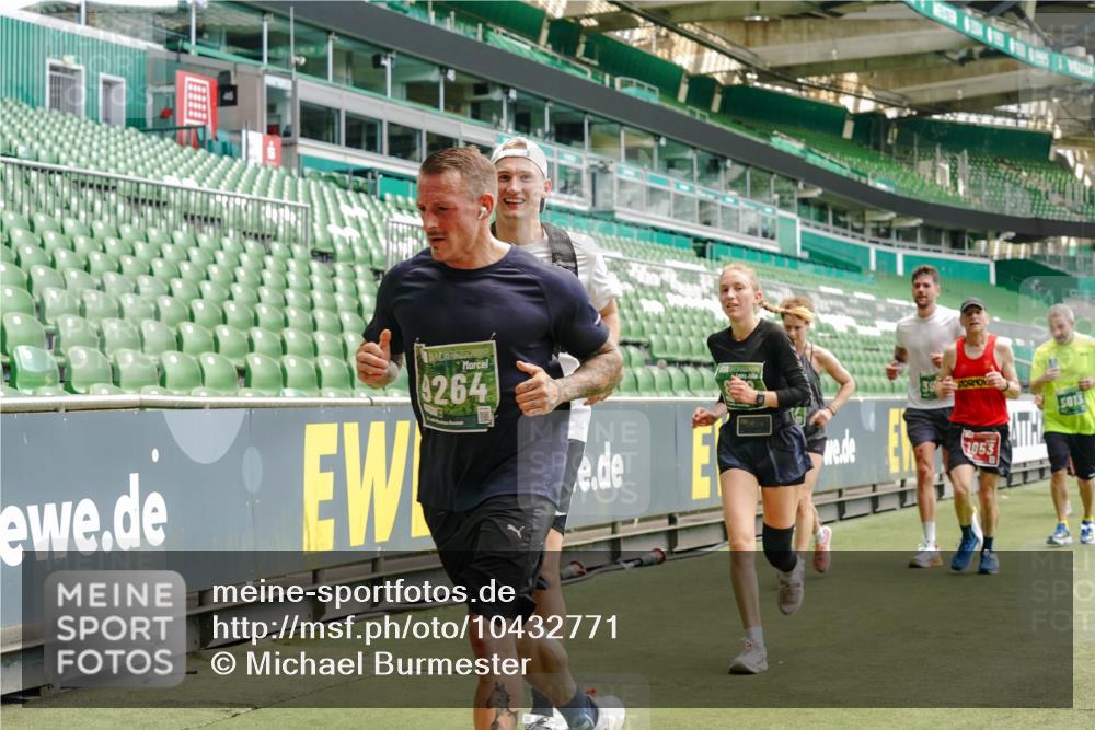 13.09.2026 - 21. swb-Marathon Bremen Michael Burmester http://msf.ph/oto/10432771 13.09.2026 13:04:45 Laufen im Stadion 178, 209, 210, 244, 323, 488, 534, 536, 565, 596, 647, 725, 881, 900, 1073, 1239, 1243, 1307, 1308, 1343, 1373, 1456, 1458, 1479, 1627, 1649, 1653, 1656, 1687, 1771, 1780, 1914, 1932, 1941, 2023, 2089, 2126, 2223, 2241, 2301, 2369, 2430, 2434, 2452, 2602, 2625, 2723, 2742, 2764, 2851, 2867, 2872, 2891, 2910, 2919, 2934, 2957, 2959, 2977, 2985, 3028, 3030, 3217, 3278, 3320, 3343, 3402, 3419, 3425, 3444, 3454, 3485, 3510, 3521, 3579, 3597, 3618, 3796, 3846, 3859, 3909, 242 meine-sportfotos.de