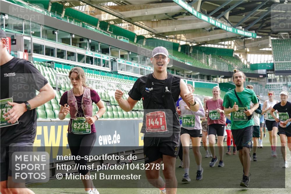 13.09.2026 - 21. swb-Marathon Bremen Michael Burmester http://msf.ph/oto/10432781 13.09.2026 13:29:55 Laufen im Stadion 171, 220, 297, 405, 422, 476, 685, 729, 754, 767, 806, 986, 1079, 1217, 1242, 1270, 1325, 1384, 1615, 1633, 1634, 1741, 1777, 1810, 1811, 1886, 1983, 2238, 2242, 2249, 2263, 2326, 2365, 2436, 2449, 2472, 2546, 2593, 2615, 2738, 2740, 2743, 2830, 2862, 2868, 2869, 2871, 2918, 2924, 2991, 2994, 3020, 3053, 3129, 3154, 3227, 3238, 3274, 3286, 3321, 3361, 3563, 3594, 3595, 3605, 3678, 3755, 3758, 3798, 3853, 3876, 3898, 3929, 3953, 3965, 3971, 3987, 4011, 4056 meine-sportfotos.de