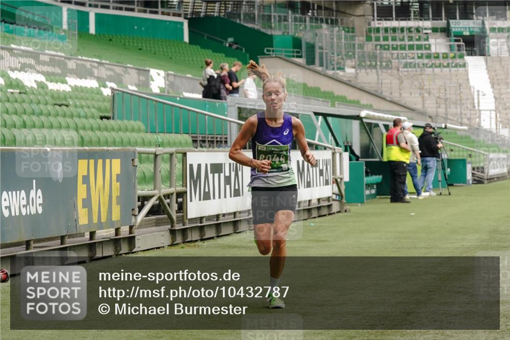 13.09.2026 - 21. swb-Marathon Bremen Michael Burmester http://msf.ph/oto/10432787 13.09.2026 12:30:54 Laufen im Stadion 314, 417, 573, 1168, 1214, 1357, 1453, 1639, 4474, 5212, 6485, 6507, 8285, 103, 206, 238, 322, 358, 420, 553, 574, 841, 1161, 1253, 1256, 1352, 1525, 1724, 1783, 1917, 2032, 3662, 4264 meine-sportfotos.de