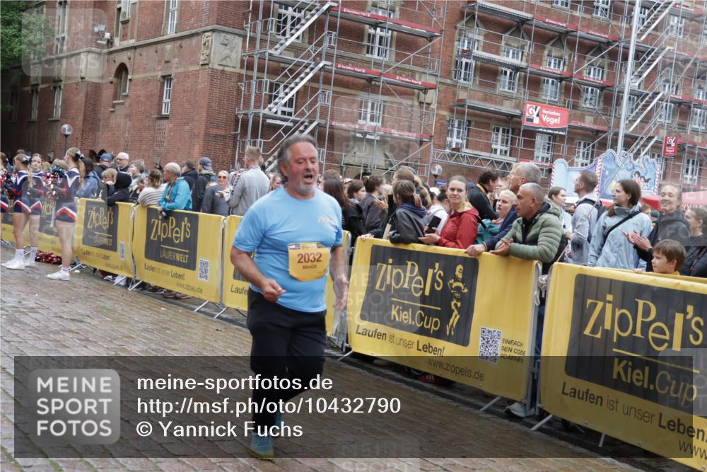 13.09.2026 - Kiel Lauf Yannick Fuchs http://msf.ph/oto/10432790 13.09.2026 11:24:40 Ziel 1723, 2032, 7693, 2032, 7002 meine-sportfotos.de