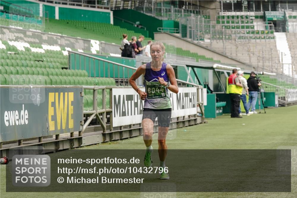 13.09.2026 - 21. swb-Marathon Bremen Michael Burmester http://msf.ph/oto/10432796 13.09.2026 12:30:54 Laufen im Stadion 314, 417, 573, 1168, 1214, 1357, 1453, 1639, 4474, 5212, 6485, 6507, 8285, 103, 206, 238, 322, 358, 420, 553, 574, 841, 1161, 1253, 1256, 1352, 1525, 1724, 1783, 1917, 2032, 3662, 4264 meine-sportfotos.de