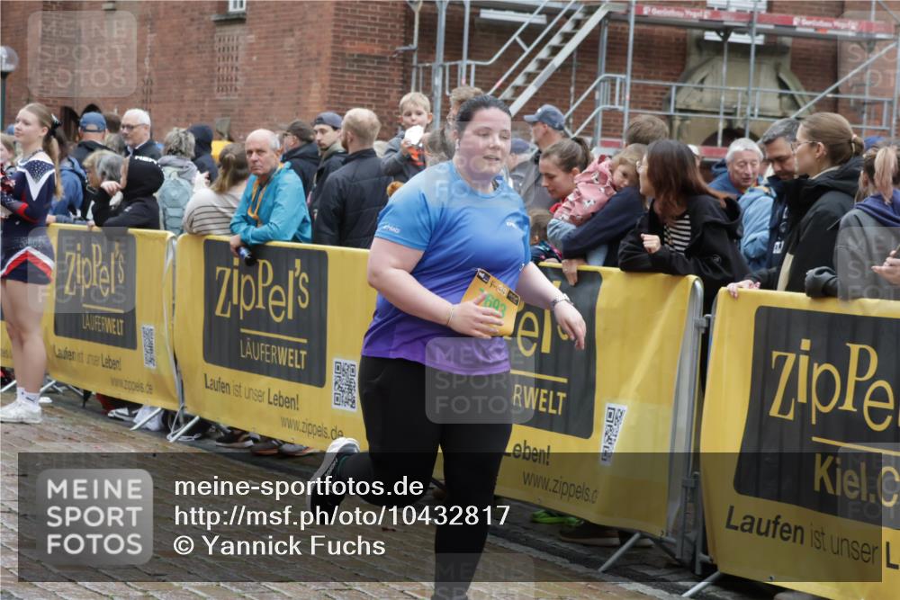 13.09.2026 - Kiel Lauf Yannick Fuchs http://msf.ph/oto/10432817 13.09.2026 11:24:48 Ziel 1723, 7693, 2032, 7693 meine-sportfotos.de