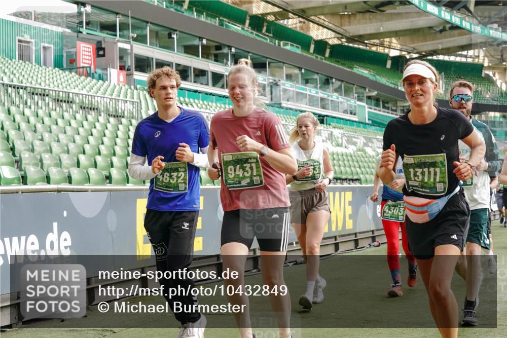 13.09.2026 - 21. swb-Marathon Bremen Michael Burmester http://msf.ph/oto/10432849 13.09.2026 13:29:58 Laufen im Stadion 171, 220, 297, 405, 422, 476, 685, 729, 754, 767, 806, 986, 1079, 1217, 1242, 1270, 1384, 1615, 1633, 1634, 1777, 1810, 1811, 1886, 1983, 2238, 2242, 2249, 2263, 2326, 2365, 2436, 2449, 2546, 2593, 2615, 2637, 2738, 2740, 2830, 2862, 2868, 2869, 2871, 2918, 2924, 2991, 2994, 3020, 3053, 3129, 3154, 3227, 3238, 3274, 3286, 3321, 3361, 3563, 3594, 3595, 3605, 3678, 3755, 3758, 3798, 3876, 3898, 3929, 3953, 3965, 3971, 3987, 4011, 4056 meine-sportfotos.de