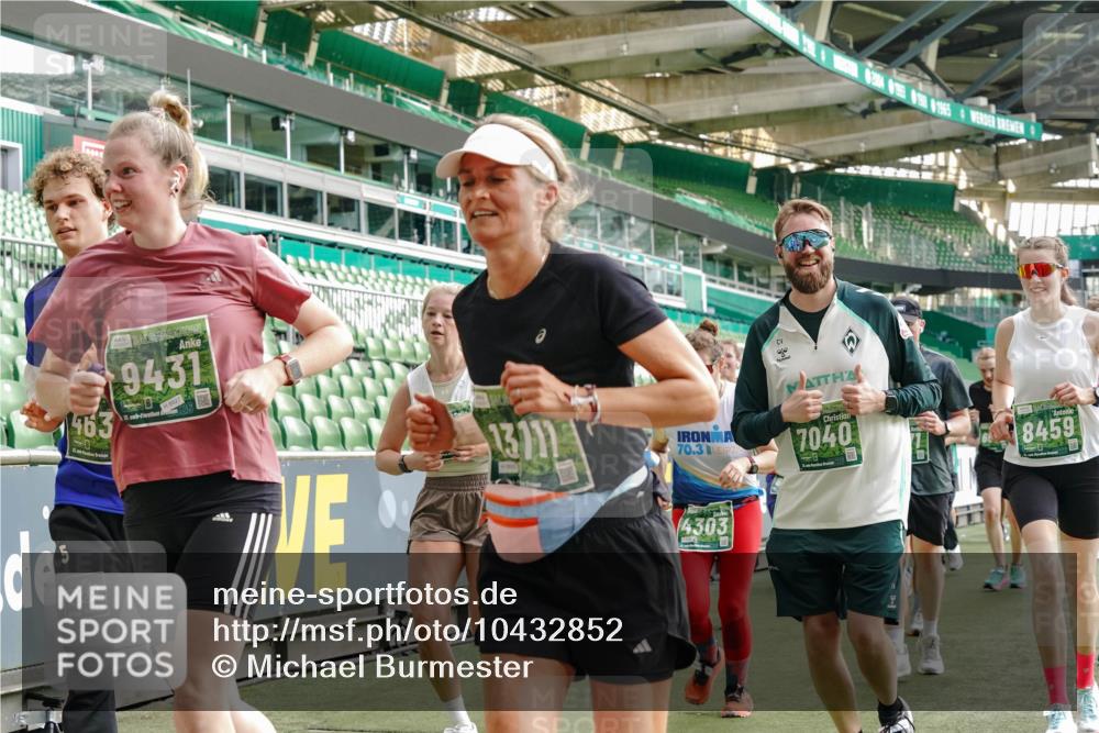 13.09.2026 - 21. swb-Marathon Bremen Michael Burmester http://msf.ph/oto/10432852 13.09.2026 13:29:58 Laufen im Stadion 171, 220, 297, 405, 422, 476, 685, 729, 754, 767, 806, 986, 1079, 1217, 1242, 1270, 1384, 1615, 1633, 1634, 1777, 1810, 1811, 1886, 1983, 2238, 2242, 2249, 2263, 2326, 2365, 2436, 2449, 2546, 2593, 2615, 2637, 2738, 2740, 2830, 2862, 2868, 2869, 2871, 2918, 2924, 2991, 2994, 3020, 3053, 3129, 3154, 3227, 3238, 3274, 3286, 3321, 3361, 3563, 3594, 3595, 3605, 3678, 3755, 3758, 3798, 3876, 3898, 3929, 3953, 3965, 3971, 3987, 4011, 4056 meine-sportfotos.de