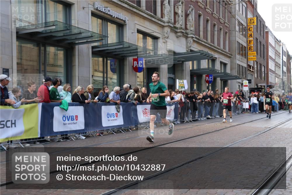 13.09.2026 - 21. swb-Marathon Bremen Strokosch-Dieckow http://msf.ph/oto/10432887 13.09.2026 13:12:25 Ziel 1513, 2350, 2362, 2442, 3054, 3988, 4605, 4879, 5416, 5965, 6796, 8029, 8798, 9775, 9803, 13106, 899, 1517, 2447, 2480, 2820, 3362, 3703, 3830, 4283, 4560, 5940, 6107, 6739, 7328, 7521, 8981, 13013 meine-sportfotos.de