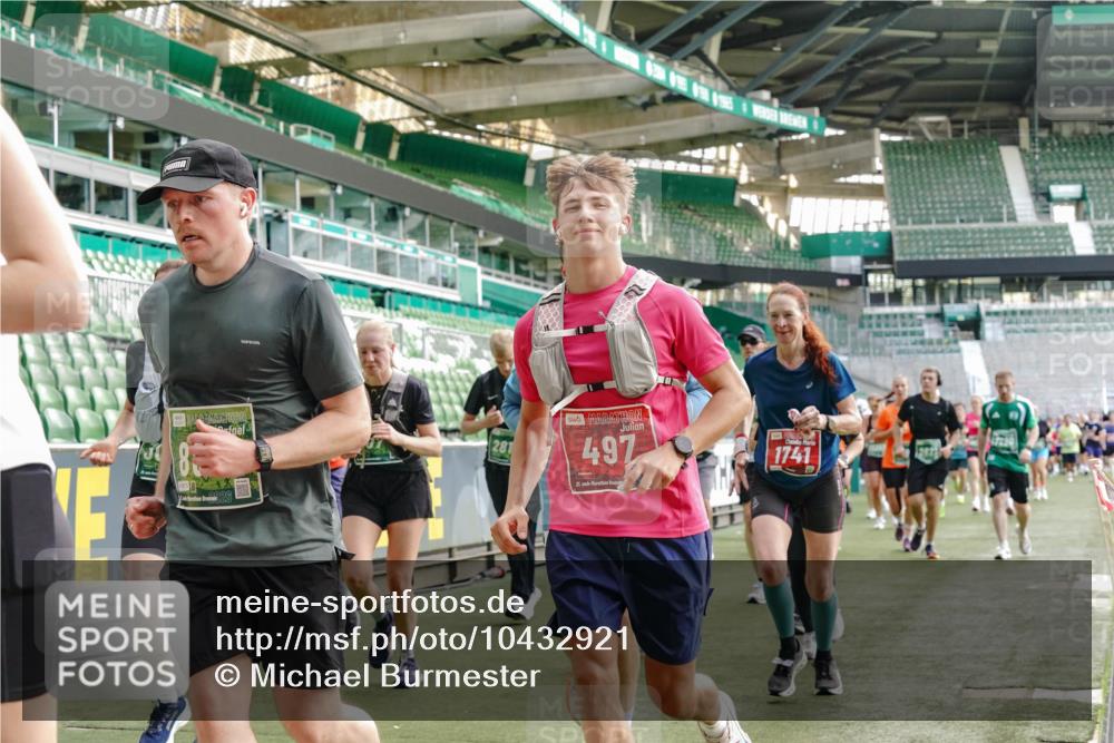 13.09.2026 - 21. swb-Marathon Bremen Michael Burmester http://msf.ph/oto/10432921 13.09.2026 13:30:01 Laufen im Stadion 171, 220, 297, 405, 422, 476, 639, 685, 729, 754, 767, 806, 986, 1079, 1217, 1242, 1270, 1384, 1615, 1633, 1634, 1777, 1810, 1811, 1886, 1983, 2216, 2238, 2242, 2249, 2263, 2326, 2365, 2436, 2449, 2546, 2593, 2615, 2637, 2719, 2738, 2740, 2830, 2862, 2868, 2869, 2871, 2918, 2924, 2991, 2994, 3020, 3053, 3101, 3129, 3227, 3238, 3274, 3286, 3321, 3361, 3563, 3594, 3595, 3605, 3678, 3755, 3758, 3798, 3876, 3898, 3929, 3953, 3965, 3971, 3987, 4011, 4056 meine-sportfotos.de