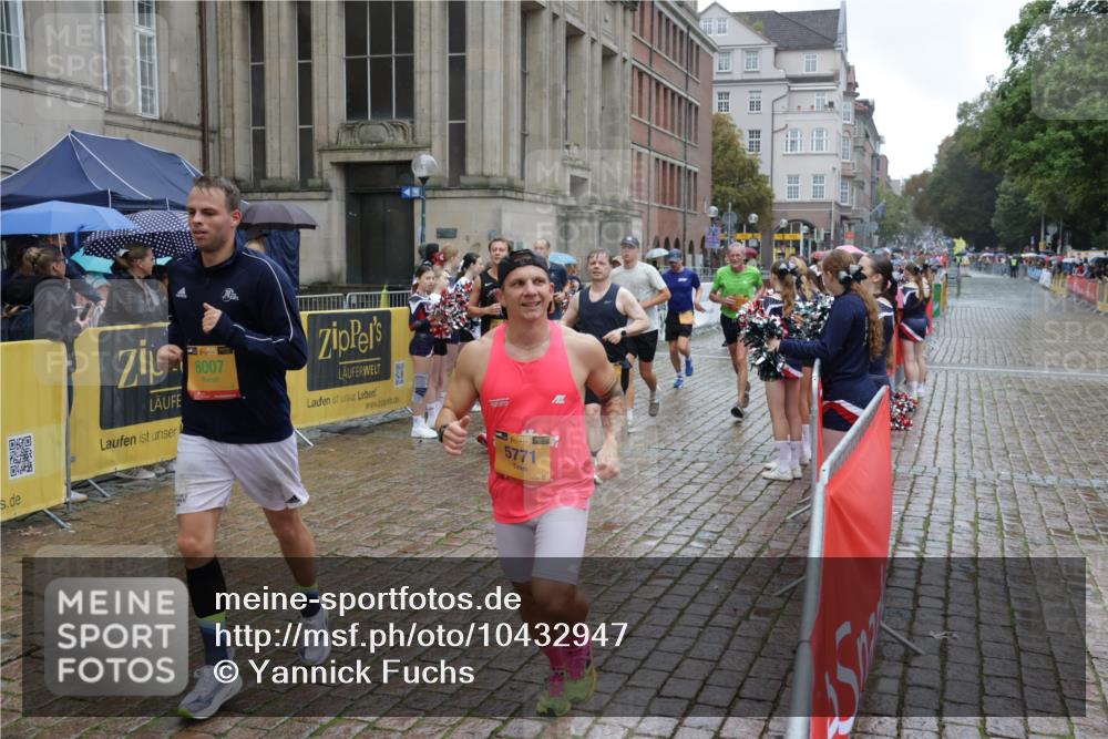 13.09.2026 - Kiel Lauf Yannick Fuchs http://msf.ph/oto/10432947 13.09.2026 11:41:27 Ziel 2430, 3629, 5774, 6895, 7247 meine-sportfotos.de