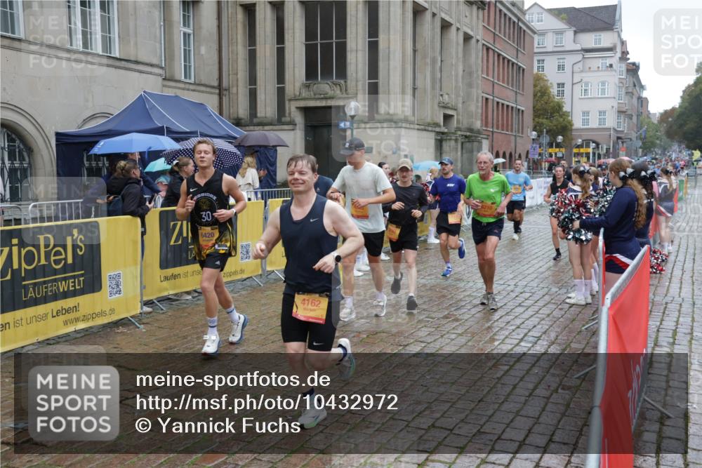 13.09.2026 - Kiel Lauf Yannick Fuchs http://msf.ph/oto/10432972 13.09.2026 11:41:28 Ziel 2430, 3629, 5774, 6895, 7247 meine-sportfotos.de
