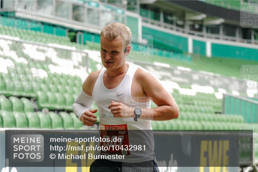 13.09.2026 - 21. swb-Marathon Bremen Michael Burmester http://msf.ph/oto/10432981 13.09.2026 12:31:44 Laufen im Stadion 417, 482, 573, 668, 943, 1020, 1126, 1168, 1357, 1507, 1639, 2100, 4474, 5212, 6485, 6507, 8044, 8285, 103, 358, 420, 553, 574, 649, 719, 959, 1161, 1253, 1256, 1352, 1391, 1428, 1525, 1724, 1783, 1917, 2032, 3662, 4264 meine-sportfotos.de
