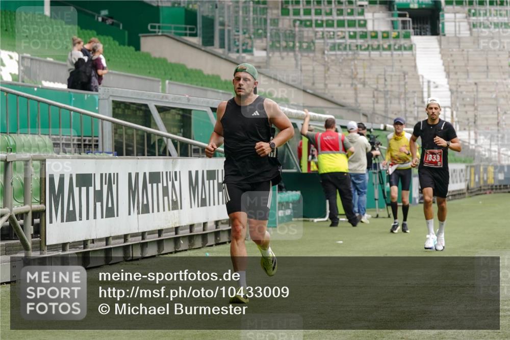 13.09.2026 - 21. swb-Marathon Bremen Michael Burmester http://msf.ph/oto/10433009 13.09.2026 12:31:51 Laufen im Stadion 417, 482, 573, 668, 943, 1020, 1126, 1357, 1507, 1629, 1639, 2100, 4474, 5212, 6485, 6507, 8044, 8285, 358, 420, 553, 574, 649, 719, 858, 934, 959, 1161, 1253, 1256, 1352, 1391, 1428, 1525, 1724, 1783, 1917, 2032, 3662, 4264 meine-sportfotos.de