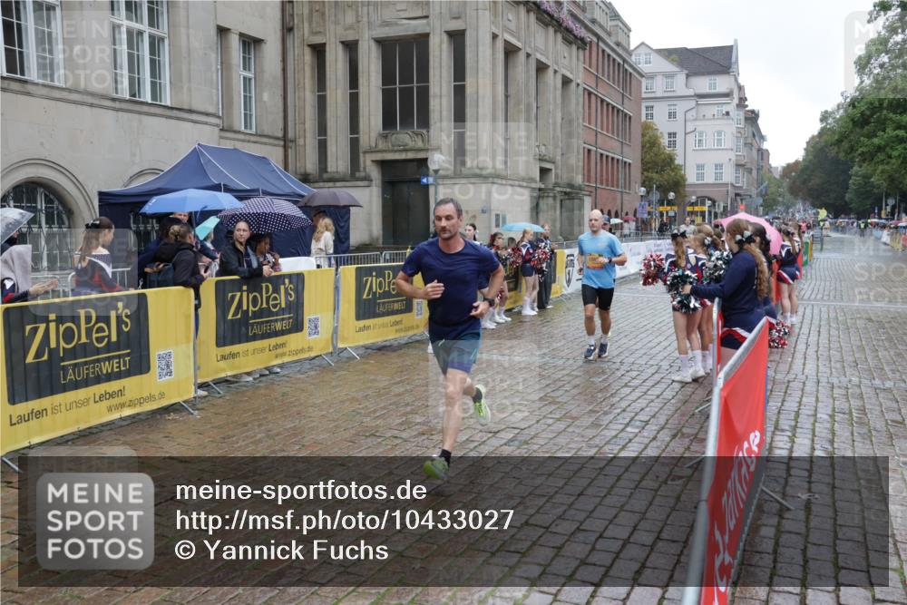 13.09.2026 - Kiel Lauf Yannick Fuchs http://msf.ph/oto/10433027 13.09.2026 11:41:35 Ziel 2430, 3629, 5774, 6895, 7247 meine-sportfotos.de