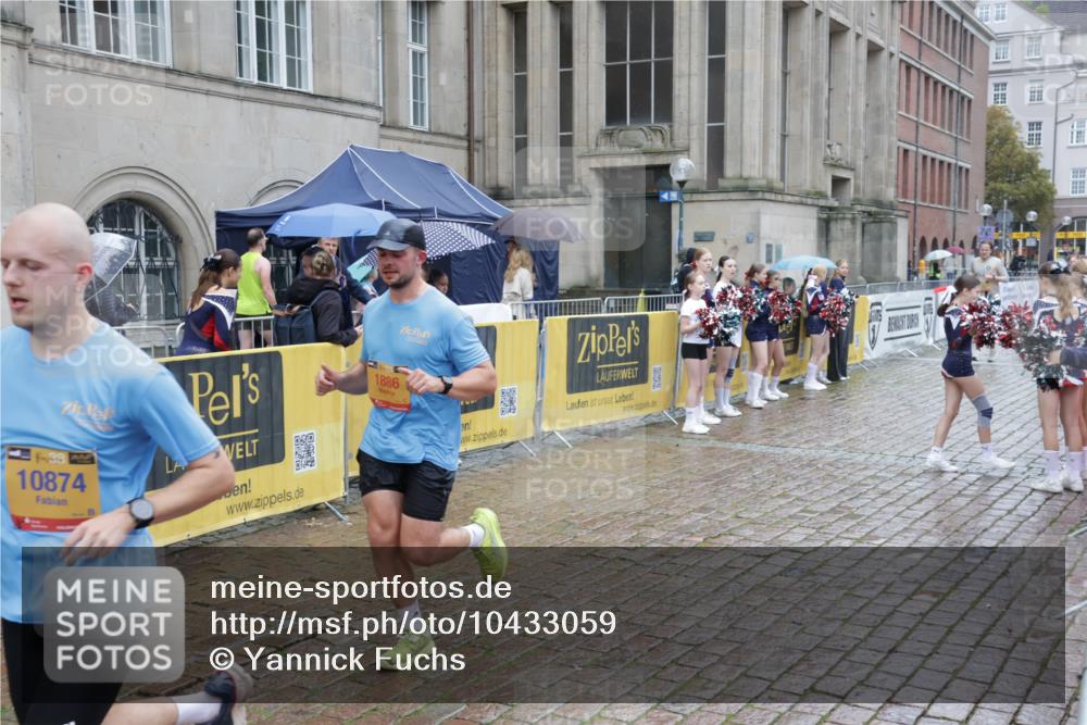 13.09.2026 - Kiel Lauf Yannick Fuchs http://msf.ph/oto/10433059 13.09.2026 11:41:38 Ziel 2430, 3629, 5774, 6895, 7247 meine-sportfotos.de