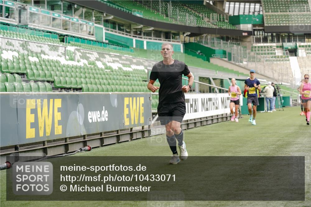 13.09.2026 - 21. swb-Marathon Bremen Michael Burmester http://msf.ph/oto/10433071 13.09.2026 10:24:19 Laufen im Stadion 10235, 10328, 10337, 10341, 10358, 10456, 10520, 10575, 10592, 10593, 10618, 10632, 10775, 10782, 10816, 10972, 11042, 11127, 11143, 11198, 11201, 11227, 11265, 11373, 11375, 11426, 11442, 11468, 11527, 11607, 11615, 11628, 11630, 11632, 11704, 11713, 11721, 11758, 11779, 11826, 11895, 11903, 11948, 12053, 12144, 12209, 12246, 12281, 12339, 12395, 12404, 12406, 12426, 12442, 12468, 12469, 12477, 12525, 13520, 13556, 13563, 13566, 13580, 13585, 13586, 13642 meine-sportfotos.de