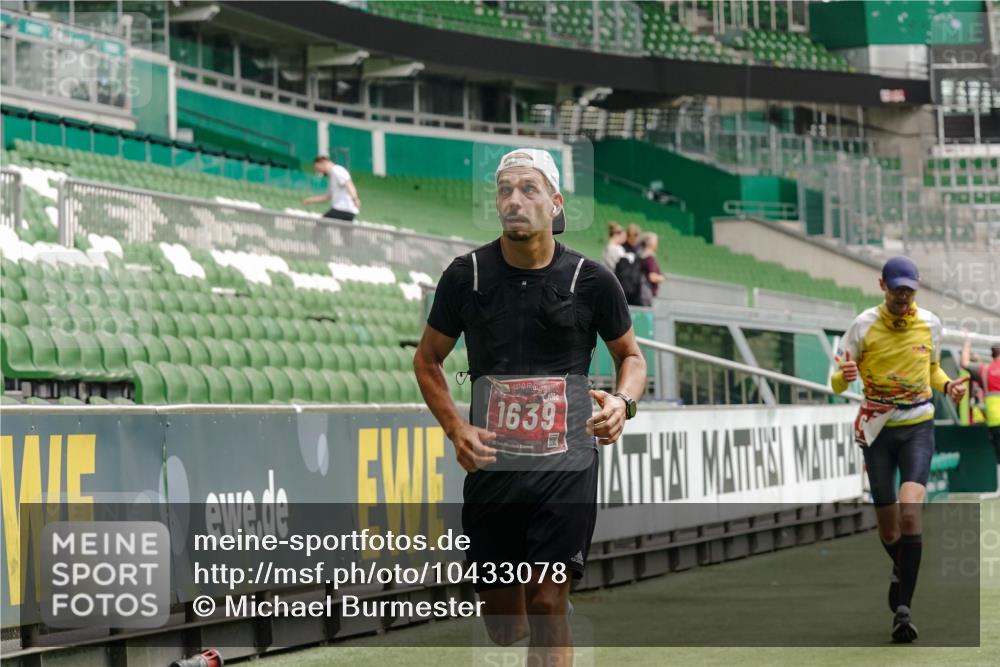 13.09.2026 - 21. swb-Marathon Bremen Michael Burmester http://msf.ph/oto/10433078 13.09.2026 12:31:58 Laufen im Stadion 417, 482, 573, 668, 943, 1020, 1126, 1357, 1507, 1606, 1629, 1639, 2100, 4474, 5212, 6485, 6507, 8044, 8285, 358, 420, 547, 553, 574, 649, 719, 858, 934, 959, 1161, 1253, 1256, 1352, 1391, 1428, 1525, 1724, 1783, 1917, 2032, 3662, 4264 meine-sportfotos.de