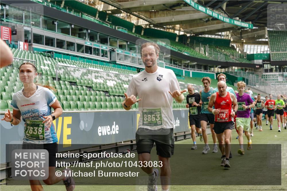 13.09.2026 - 21. swb-Marathon Bremen Michael Burmester http://msf.ph/oto/10433083 13.09.2026 13:04:50 Laufen im Stadion 178, 209, 210, 244, 323, 394, 488, 534, 536, 565, 596, 647, 725, 881, 891, 900, 1073, 1239, 1243, 1307, 1308, 1343, 1373, 1456, 1458, 1479, 1627, 1649, 1653, 1656, 1687, 1771, 1780, 1914, 1932, 1941, 2023, 2089, 2126, 2223, 2241, 2301, 2369, 2430, 2434, 2452, 2602, 2625, 2723, 2742, 2764, 2851, 2867, 2872, 2891, 2910, 2919, 2934, 2957, 2959, 2977, 2985, 3028, 3030, 3217, 3278, 3320, 3343, 3402, 3419, 3425, 3444, 3454, 3485, 3510, 3521, 3579, 3597, 3618, 3796, 3859, 3909, 242 meine-sportfotos.de
