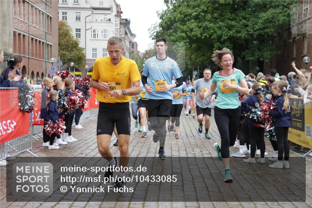 13.09.2026 - Kiel Lauf Yannick Fuchs http://msf.ph/oto/10433085 13.09.2026 09:47:47 Ziel 390, 466, 1743, 3735, 4011, 4103, 4365, 4400, 4460, 4479, 4952, 5215, 6078, 8096, 8833, 9528, 9697, 10823, 11396, 11654, 12099, 466, 544, 591, 1235, 1324, 2587, 2870, 3192, 3373, 3629, 4011, 4480, 5167, 5517, 6072, 6575, 6639, 6696, 7767, 8231, 8503, 8524, 8540, 8777, 8833, 9634, 9936, 10076, 10555, 10789, 12635, 122, 218, 366, 1227, 1713, 2241, 2755, 3812, 4225, 4288, 4467, 4710, 6242, 6809, 6942, 7258, 9694, 12007, 12167, 12393, 1235, 2587, 5167, 7461, 8524, 9091, 10076 meine-sportfotos.de