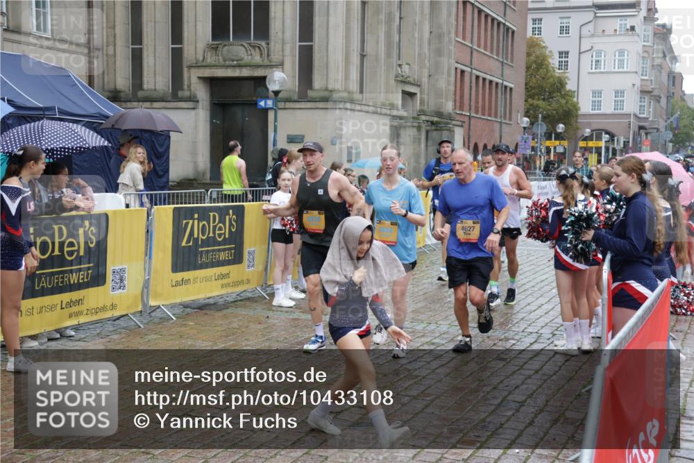 13.09.2026 - Kiel Lauf Yannick Fuchs http://msf.ph/oto/10433108 13.09.2026 11:41:45 Ziel 2430, 3629, 5774, 6895, 7247 meine-sportfotos.de
