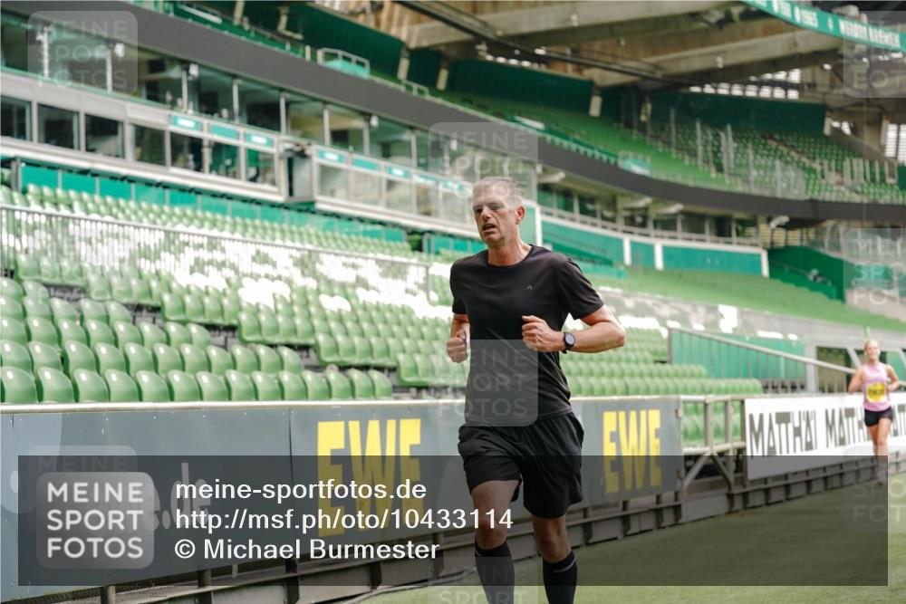 13.09.2026 - 21. swb-Marathon Bremen Michael Burmester http://msf.ph/oto/10433114 13.09.2026 10:24:20 Laufen im Stadion 10235, 10328, 10337, 10341, 10358, 10456, 10520, 10575, 10592, 10593, 10618, 10632, 10775, 10782, 10816, 10972, 11042, 11127, 11143, 11198, 11201, 11227, 11265, 11373, 11375, 11426, 11442, 11468, 11527, 11607, 11615, 11628, 11630, 11632, 11704, 11713, 11721, 11758, 11779, 11826, 11895, 11903, 11948, 12053, 12144, 12209, 12246, 12281, 12339, 12395, 12404, 12406, 12426, 12442, 12468, 12469, 12477, 12525, 13520, 13556, 13563, 13566, 13580, 13585, 13586, 13642 meine-sportfotos.de