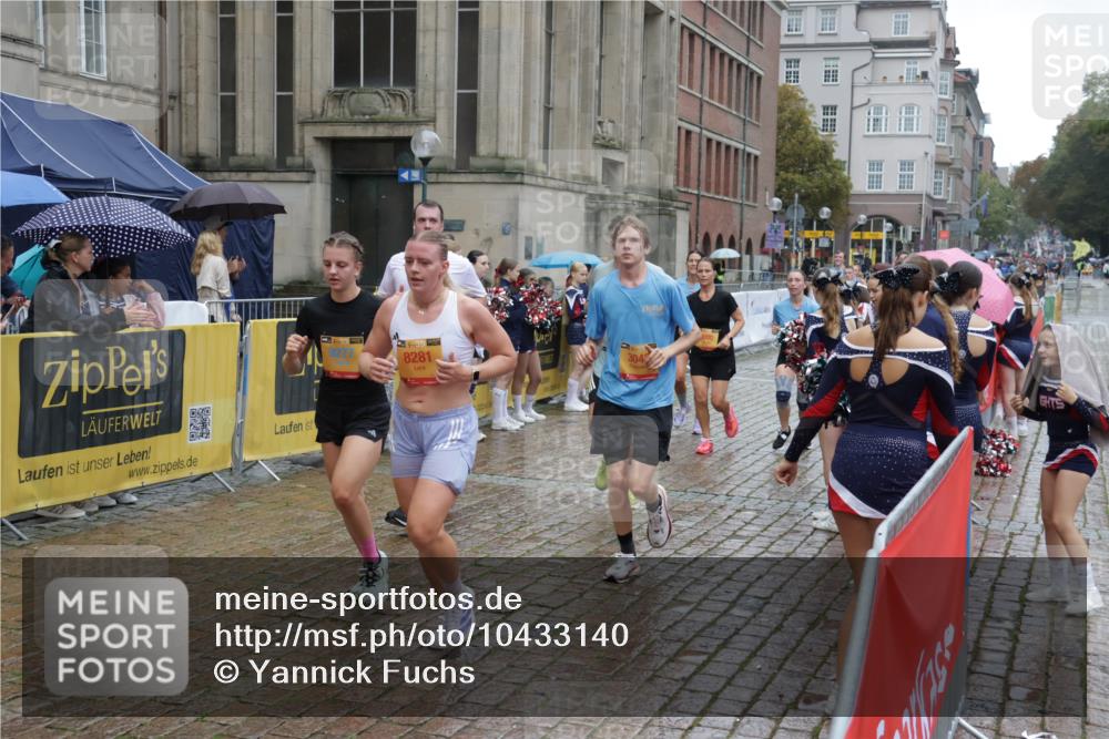 13.09.2026 - Kiel Lauf Yannick Fuchs http://msf.ph/oto/10433140 13.09.2026 11:41:51 Ziel 2430, 3629, 5774, 6895, 7247 meine-sportfotos.de