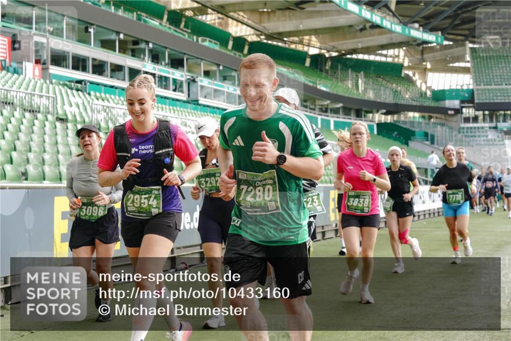 13.09.2026 - 21. swb-Marathon Bremen Michael Burmester http://msf.ph/oto/10433160 13.09.2026 13:30:11 Laufen im Stadion 122, 171, 224, 297, 405, 422, 476, 639, 685, 729, 754, 767, 806, 986, 1114, 1217, 1242, 1270, 1384, 1529, 1615, 1633, 1634, 1777, 1810, 1811, 1886, 1983, 2216, 2238, 2242, 2249, 2263, 2326, 2368, 2372, 2436, 2449, 2546, 2615, 2629, 2637, 2719, 2738, 2740, 2830, 2862, 2868, 2869, 2871, 2918, 2924, 2991, 2994, 3020, 3053, 3101, 3129, 3227, 3238, 3274, 3286, 3321, 3361, 3563, 3594, 3595, 3605, 3678, 3755, 3758, 3798, 3873, 3876, 3898, 3929, 3953, 3965, 3971, 3987, 4011, 4056 meine-sportfotos.de