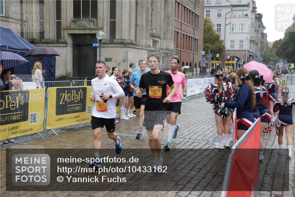 13.09.2026 - Kiel Lauf Yannick Fuchs http://msf.ph/oto/10433162 13.09.2026 11:41:56 Ziel 2430, 3629, 5774, 6895, 7247 meine-sportfotos.de