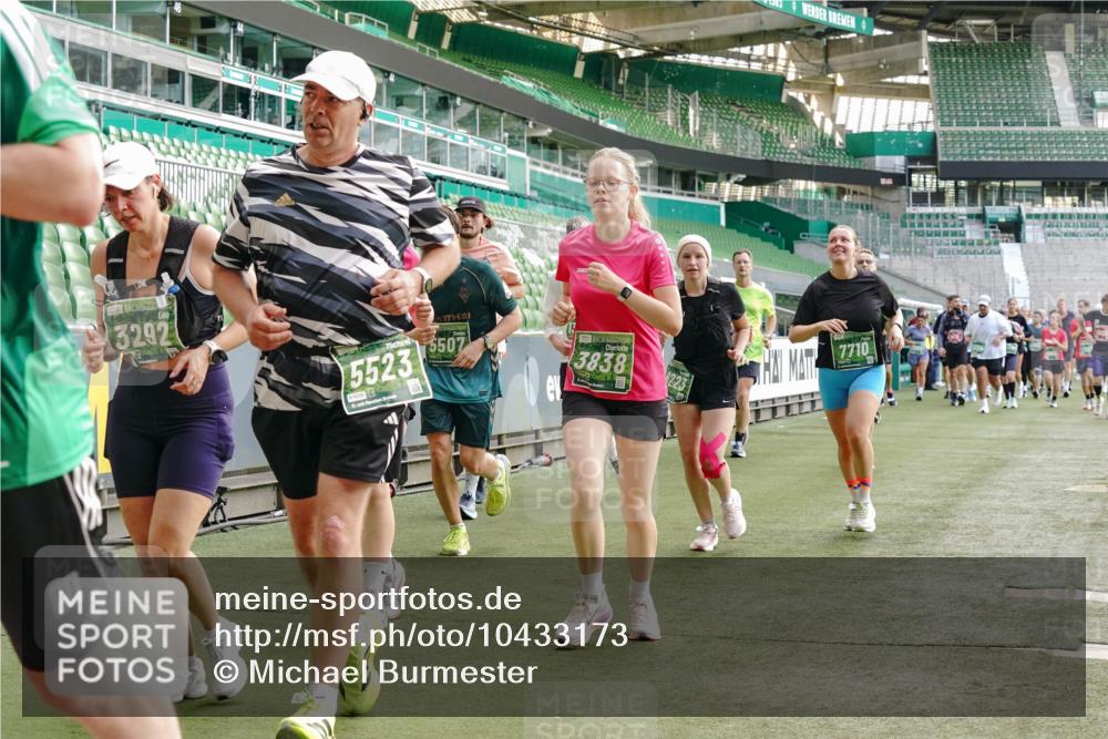 13.09.2026 - 21. swb-Marathon Bremen Michael Burmester http://msf.ph/oto/10433173 13.09.2026 13:30:12 Laufen im Stadion 122, 171, 224, 297, 405, 422, 476, 639, 685, 729, 754, 767, 806, 986, 1114, 1217, 1242, 1270, 1384, 1529, 1615, 1633, 1634, 1777, 1810, 1811, 1886, 1983, 2216, 2238, 2242, 2249, 2263, 2326, 2368, 2372, 2436, 2449, 2546, 2615, 2629, 2637, 2719, 2738, 2740, 2830, 2862, 2868, 2869, 2871, 2918, 2924, 2991, 2994, 3020, 3053, 3101, 3129, 3227, 3238, 3274, 3286, 3321, 3361, 3563, 3594, 3595, 3605, 3678, 3755, 3758, 3873, 3876, 3898, 3929, 3953, 3965, 3971, 4011, 4056 meine-sportfotos.de