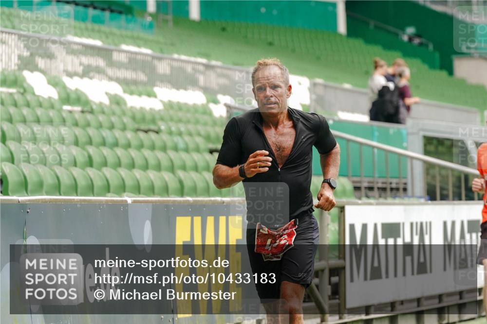 13.09.2026 - 21. swb-Marathon Bremen Michael Burmester http://msf.ph/oto/10433183 13.09.2026 12:32:11 Laufen im Stadion 417, 482, 573, 668, 943, 1020, 1126, 1357, 1507, 1606, 1629, 1639, 2100, 4474, 6507, 8044, 8285, 358, 420, 520, 547, 553, 574, 649, 719, 858, 934, 959, 1161, 1253, 1256, 1391, 1428, 1525, 1724, 1783, 1917, 3662, 4264 meine-sportfotos.de