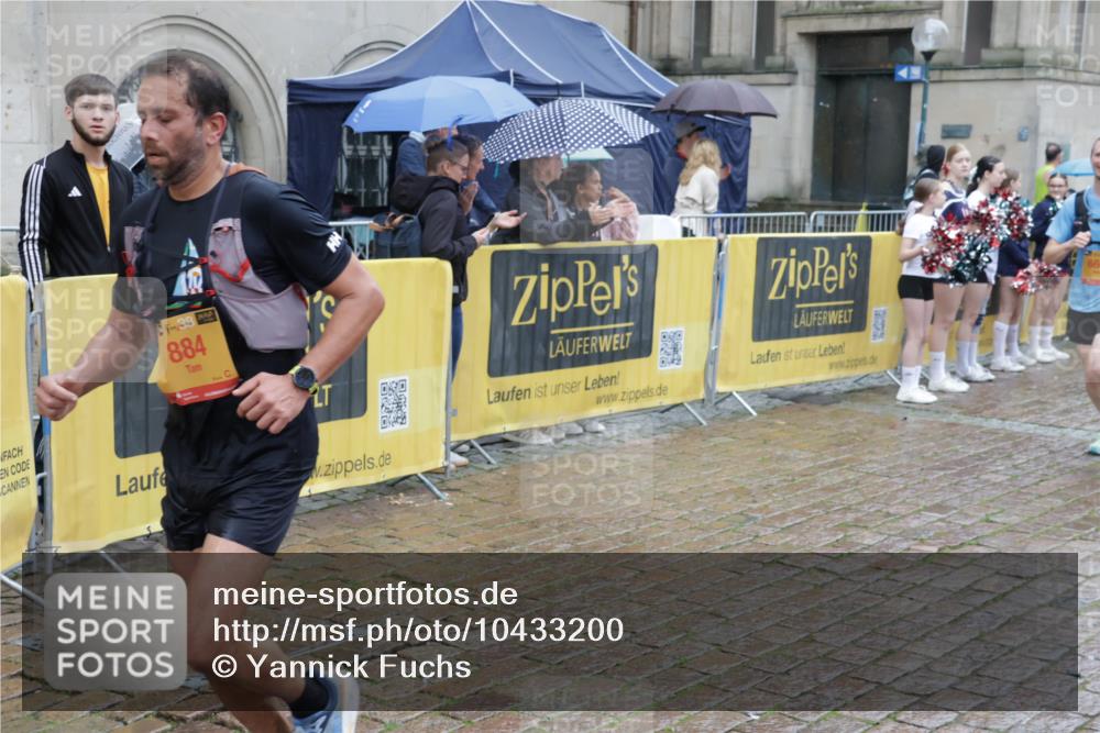 13.09.2026 - Kiel Lauf Yannick Fuchs http://msf.ph/oto/10433200 13.09.2026 11:42:03 Ziel 2430, 3629, 5774, 6895, 7247 meine-sportfotos.de