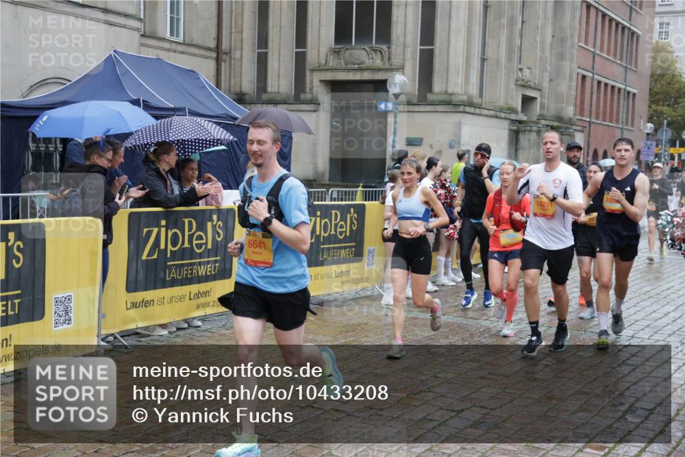 13.09.2026 - Kiel Lauf Yannick Fuchs http://msf.ph/oto/10433208 13.09.2026 11:42:04 Ziel 2430, 3629, 5774, 6895, 7247 meine-sportfotos.de
