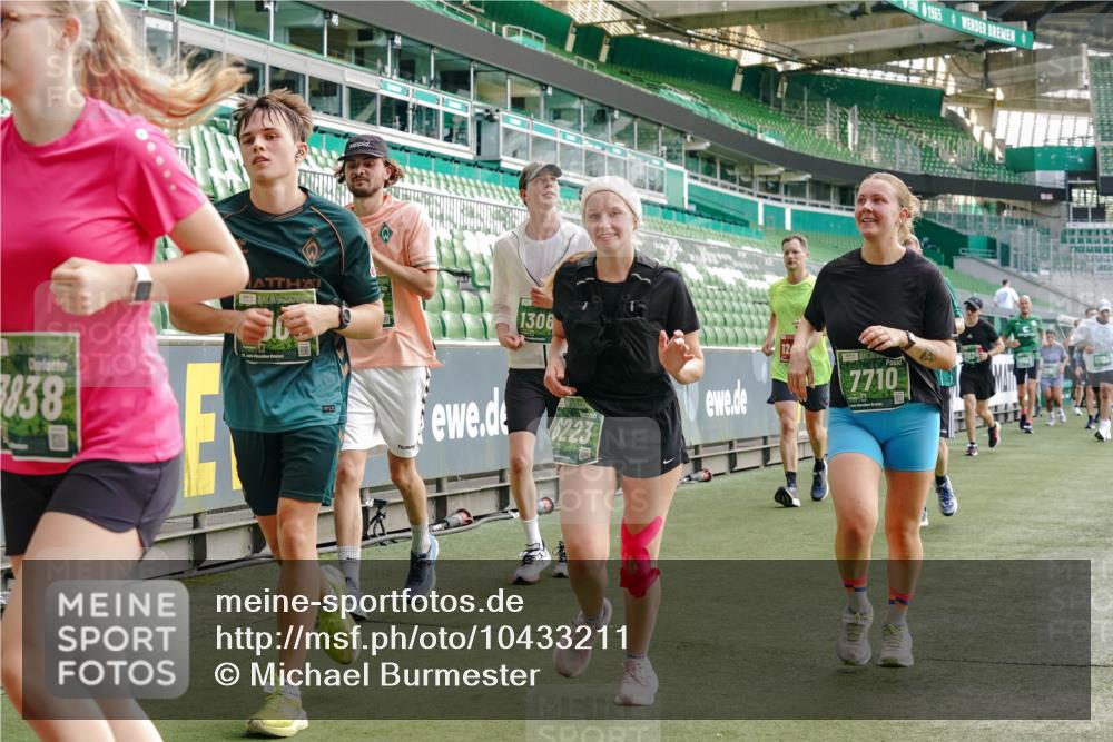 13.09.2026 - 21. swb-Marathon Bremen Michael Burmester http://msf.ph/oto/10433211 13.09.2026 13:30:14 Laufen im Stadion 122, 171, 224, 297, 405, 422, 476, 639, 685, 729, 754, 767, 806, 986, 1114, 1217, 1242, 1270, 1384, 1529, 1615, 1633, 1634, 1810, 1811, 1886, 1983, 2216, 2238, 2242, 2249, 2263, 2326, 2368, 2372, 2436, 2449, 2546, 2615, 2629, 2637, 2643, 2719, 2738, 2740, 2830, 2862, 2868, 2869, 2871, 2918, 2924, 2991, 2994, 3020, 3053, 3101, 3129, 3227, 3238, 3274, 3286, 3321, 3361, 3401, 3563, 3594, 3605, 3678, 3755, 3758, 3873, 3876, 3898, 3929, 3953, 3965, 3971, 4011, 4056 meine-sportfotos.de
