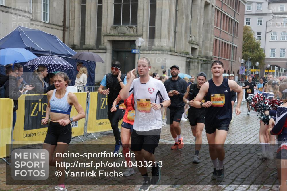 13.09.2026 - Kiel Lauf Yannick Fuchs http://msf.ph/oto/10433213 13.09.2026 11:42:05 Ziel 2430, 3629, 5774, 6895, 7247 meine-sportfotos.de