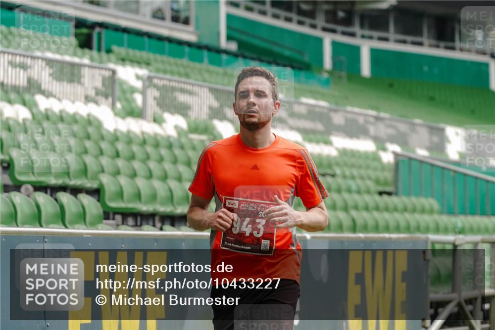 13.09.2026 - 21. swb-Marathon Bremen Michael Burmester http://msf.ph/oto/10433227 13.09.2026 12:32:15 Laufen im Stadion 417, 482, 573, 668, 943, 1020, 1126, 1357, 1507, 1606, 1629, 1639, 2100, 4474, 6507, 8044, 8285, 314, 358, 520, 547, 553, 574, 649, 719, 858, 934, 959, 1161, 1253, 1256, 1391, 1428, 1525, 1724, 1783, 1917, 3662, 4264 meine-sportfotos.de