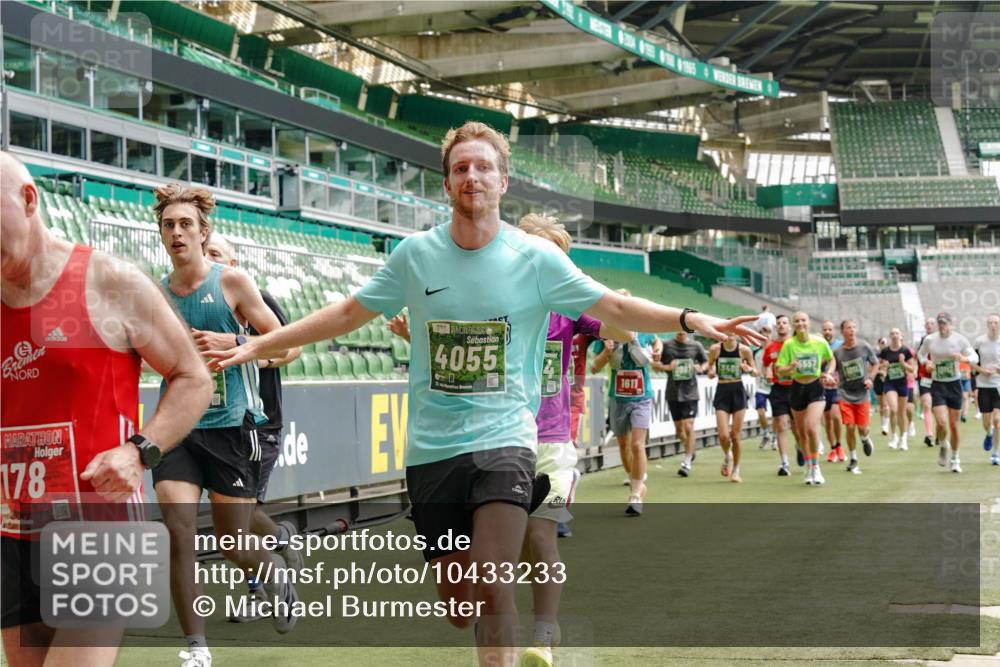 13.09.2026 - 21. swb-Marathon Bremen Michael Burmester http://msf.ph/oto/10433233 13.09.2026 13:04:53 Laufen im Stadion 178, 209, 210, 244, 323, 394, 488, 534, 536, 565, 647, 725, 881, 891, 900, 1073, 1239, 1243, 1307, 1308, 1343, 1373, 1380, 1456, 1479, 1627, 1649, 1653, 1656, 1687, 1771, 1780, 1914, 1932, 1941, 2023, 2089, 2126, 2223, 2241, 2265, 2301, 2369, 2430, 2434, 2452, 2602, 2723, 2742, 2764, 2851, 2867, 2872, 2891, 2910, 2919, 2957, 2959, 2977, 2985, 3028, 3030, 3217, 3278, 3320, 3343, 3402, 3419, 3425, 3444, 3454, 3485, 3521, 3579, 3618, 3796, 3909, 242 meine-sportfotos.de