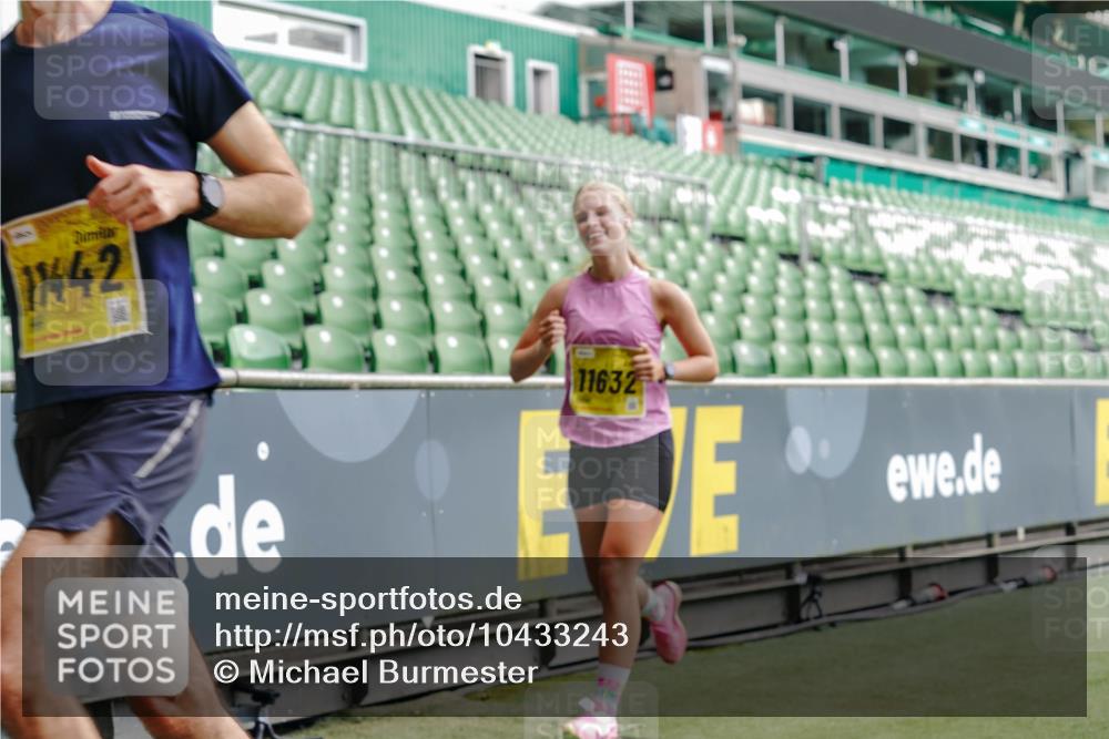13.09.2026 - 21. swb-Marathon Bremen Michael Burmester http://msf.ph/oto/10433243 13.09.2026 10:24:27 Laufen im Stadion 10235, 10328, 10336, 10337, 10341, 10358, 10456, 10520, 10592, 10593, 10618, 10632, 10775, 10782, 10816, 10861, 10972, 11042, 11127, 11143, 11198, 11201, 11265, 11373, 11375, 11426, 11442, 11468, 11527, 11607, 11615, 11628, 11630, 11632, 11704, 11713, 11721, 11758, 11779, 11826, 11895, 11903, 11948, 12053, 12144, 12246, 12281, 12339, 12404, 12406, 12426, 12442, 12468, 12469, 12477, 12525, 13520, 13556, 13563, 13566, 13580, 13585, 13586, 13642 meine-sportfotos.de