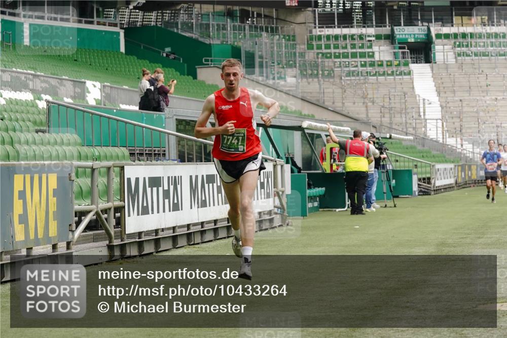 13.09.2026 - 21. swb-Marathon Bremen Michael Burmester http://msf.ph/oto/10433264 13.09.2026 12:32:21 Laufen im Stadion 417, 482, 573, 668, 943, 1020, 1126, 1357, 1507, 1606, 1629, 1639, 2100, 4474, 6507, 8044, 8285, 314, 358, 520, 547, 553, 574, 649, 719, 858, 934, 959, 1161, 1253, 1256, 1391, 1428, 1525, 1724, 1783, 1917, 3662, 4264 meine-sportfotos.de