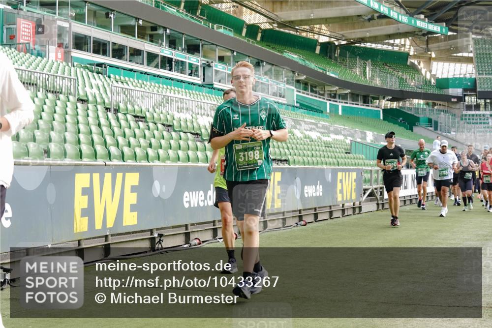 13.09.2026 - 21. swb-Marathon Bremen Michael Burmester http://msf.ph/oto/10433267 13.09.2026 13:30:16 Laufen im Stadion 122, 171, 224, 297, 405, 422, 476, 639, 685, 729, 754, 767, 806, 986, 1114, 1217, 1242, 1270, 1384, 1529, 1615, 1633, 1634, 1810, 1811, 1886, 1983, 2216, 2238, 2242, 2249, 2263, 2326, 2368, 2372, 2436, 2449, 2546, 2615, 2629, 2637, 2643, 2719, 2738, 2740, 2830, 2862, 2868, 2869, 2871, 2877, 2918, 2924, 2991, 2994, 3020, 3053, 3101, 3129, 3227, 3238, 3274, 3286, 3321, 3361, 3401, 3563, 3594, 3605, 3678, 3755, 3758, 3873, 3876, 3898, 3929, 3953, 3965, 3971, 4011, 4056 meine-sportfotos.de