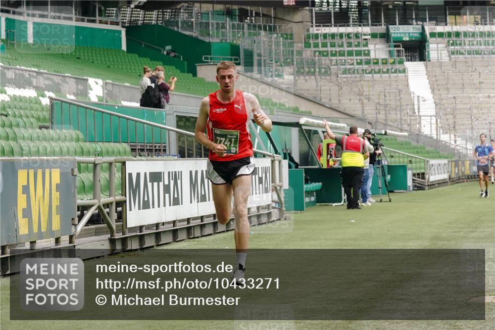 13.09.2026 - 21. swb-Marathon Bremen Michael Burmester http://msf.ph/oto/10433271 13.09.2026 12:32:22 Laufen im Stadion 417, 482, 573, 668, 943, 1020, 1126, 1507, 1606, 1629, 2100, 4474, 6507, 8044, 8285, 314, 358, 520, 547, 553, 574, 649, 719, 858, 934, 959, 1161, 1253, 1256, 1391, 1428, 1525, 1724, 1783, 1917, 3662, 4264 meine-sportfotos.de