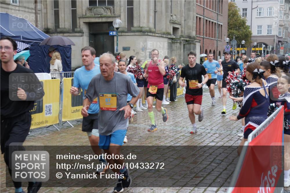 13.09.2026 - Kiel Lauf Yannick Fuchs http://msf.ph/oto/10433272 13.09.2026 11:42:26 Ziel 2430, 3629, 5774, 6895, 7247 meine-sportfotos.de