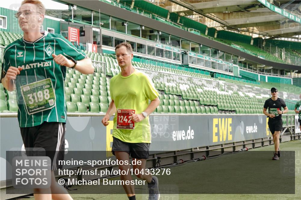 13.09.2026 - 21. swb-Marathon Bremen Michael Burmester http://msf.ph/oto/10433276 13.09.2026 13:30:18 Laufen im Stadion 122, 171, 224, 297, 405, 422, 476, 639, 685, 729, 754, 767, 806, 986, 1114, 1217, 1242, 1270, 1384, 1529, 1615, 1633, 1634, 1810, 1811, 1886, 1983, 2216, 2238, 2242, 2249, 2263, 2326, 2368, 2372, 2436, 2449, 2546, 2615, 2629, 2637, 2643, 2719, 2738, 2740, 2830, 2862, 2869, 2871, 2877, 2918, 2924, 2991, 2994, 3020, 3053, 3101, 3129, 3227, 3238, 3274, 3286, 3321, 3361, 3401, 3563, 3594, 3605, 3678, 3755, 3758, 3873, 3876, 3898, 3929, 3953, 3965, 3971, 4011, 4056 meine-sportfotos.de