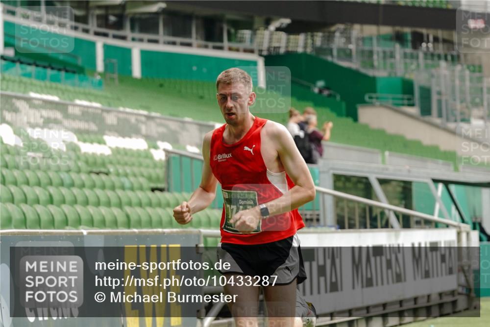 13.09.2026 - 21. swb-Marathon Bremen Michael Burmester http://msf.ph/oto/10433287 13.09.2026 12:32:23 Laufen im Stadion 417, 482, 573, 668, 943, 1020, 1126, 1507, 1606, 1629, 2100, 4474, 6507, 8044, 8285, 314, 358, 520, 547, 553, 574, 649, 719, 858, 934, 959, 1161, 1253, 1256, 1391, 1428, 1525, 1724, 1783, 1917, 3662, 4264 meine-sportfotos.de