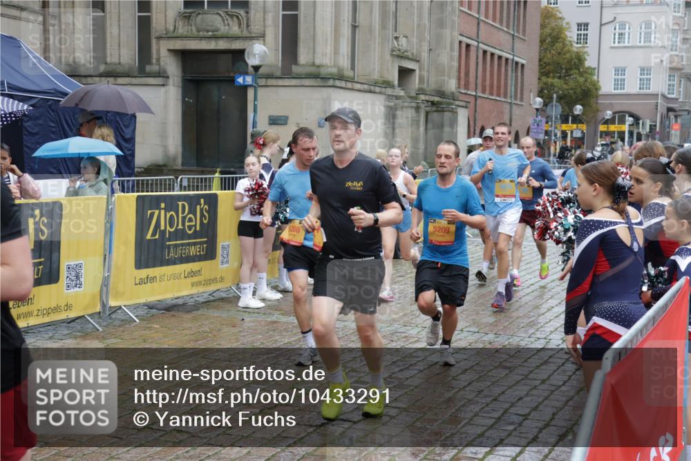 13.09.2026 - Kiel Lauf Yannick Fuchs http://msf.ph/oto/10433291 13.09.2026 11:42:28 Ziel 2430, 3629, 5774, 6895, 7247 meine-sportfotos.de