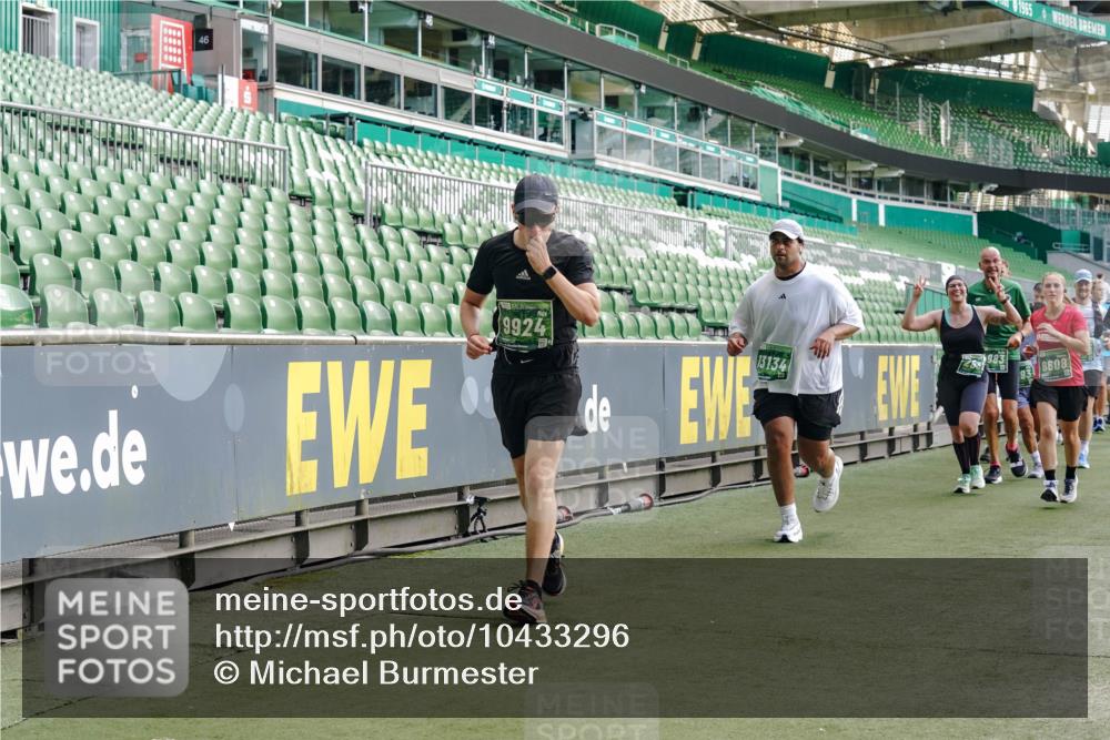 13.09.2026 - 21. swb-Marathon Bremen Michael Burmester http://msf.ph/oto/10433296 13.09.2026 13:30:21 Laufen im Stadion 122, 171, 224, 297, 405, 422, 476, 639, 685, 729, 754, 767, 806, 986, 1114, 1217, 1242, 1270, 1384, 1529, 1615, 1633, 1634, 1775, 1810, 1811, 1886, 1983, 2216, 2238, 2242, 2249, 2263, 2326, 2368, 2372, 2436, 2449, 2546, 2615, 2629, 2637, 2643, 2677, 2719, 2738, 2740, 2830, 2862, 2869, 2871, 2877, 2918, 2924, 2994, 3020, 3053, 3101, 3129, 3227, 3238, 3274, 3286, 3321, 3361, 3401, 3563, 3594, 3605, 3755, 3758, 3873, 3876, 3898, 3929, 3953, 3965, 3971, 4011, 4056 meine-sportfotos.de