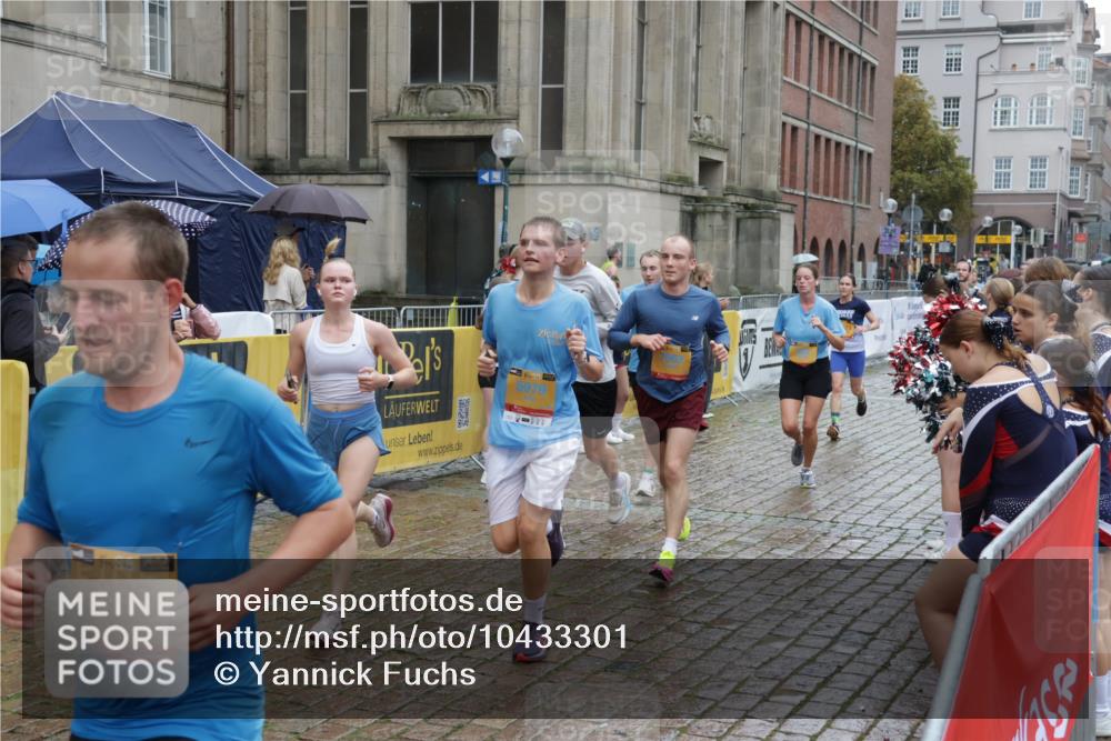 13.09.2026 - Kiel Lauf Yannick Fuchs http://msf.ph/oto/10433301 13.09.2026 11:42:29 Ziel 2430, 3629, 5774, 6895, 7247 meine-sportfotos.de