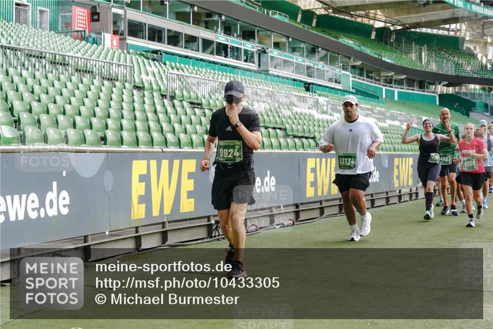 13.09.2026 - 21. swb-Marathon Bremen Michael Burmester http://msf.ph/oto/10433305 13.09.2026 13:30:21 Laufen im Stadion 122, 171, 224, 297, 405, 422, 476, 639, 685, 729, 754, 767, 806, 986, 1114, 1217, 1242, 1270, 1384, 1529, 1615, 1633, 1634, 1775, 1810, 1811, 1886, 1983, 2216, 2238, 2242, 2249, 2263, 2326, 2368, 2372, 2436, 2449, 2546, 2615, 2629, 2637, 2643, 2677, 2719, 2738, 2740, 2830, 2862, 2869, 2871, 2877, 2918, 2924, 2994, 3020, 3053, 3101, 3129, 3227, 3238, 3274, 3286, 3321, 3361, 3401, 3563, 3594, 3605, 3755, 3758, 3873, 3876, 3898, 3929, 3953, 3965, 3971, 4011, 4056 meine-sportfotos.de