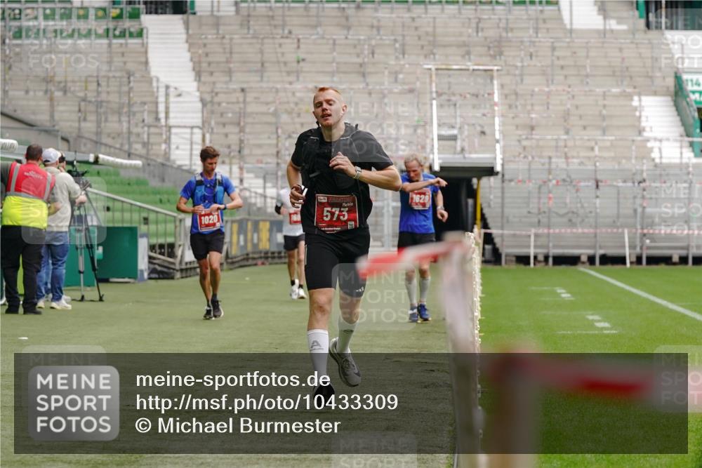 13.09.2026 - 21. swb-Marathon Bremen Michael Burmester http://msf.ph/oto/10433309 13.09.2026 12:32:26 Laufen im Stadion 417, 482, 573, 668, 943, 1020, 1126, 1507, 1606, 1629, 2100, 4474, 6507, 8044, 8285, 314, 358, 520, 547, 553, 574, 649, 719, 858, 934, 959, 1161, 1253, 1256, 1391, 1428, 1525, 1724, 1783, 1917, 3662 meine-sportfotos.de