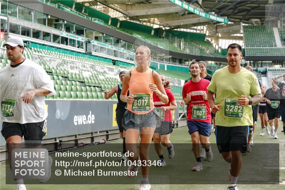 13.09.2026 - 21. swb-Marathon Bremen Michael Burmester http://msf.ph/oto/10433346 13.09.2026 13:30:23 Laufen im Stadion 122, 171, 224, 297, 405, 422, 476, 639, 685, 729, 754, 767, 806, 986, 1114, 1217, 1242, 1270, 1384, 1529, 1615, 1633, 1634, 1775, 1810, 1811, 1886, 1983, 2216, 2238, 2242, 2249, 2263, 2326, 2368, 2372, 2436, 2449, 2546, 2615, 2629, 2637, 2643, 2677, 2719, 2738, 2740, 2830, 2862, 2869, 2871, 2877, 2918, 2924, 2994, 3020, 3053, 3101, 3129, 3227, 3238, 3274, 3286, 3361, 3401, 3563, 3594, 3605, 3755, 3758, 3873, 3876, 3898, 3929, 3953, 3965, 3971, 4011, 4056 meine-sportfotos.de