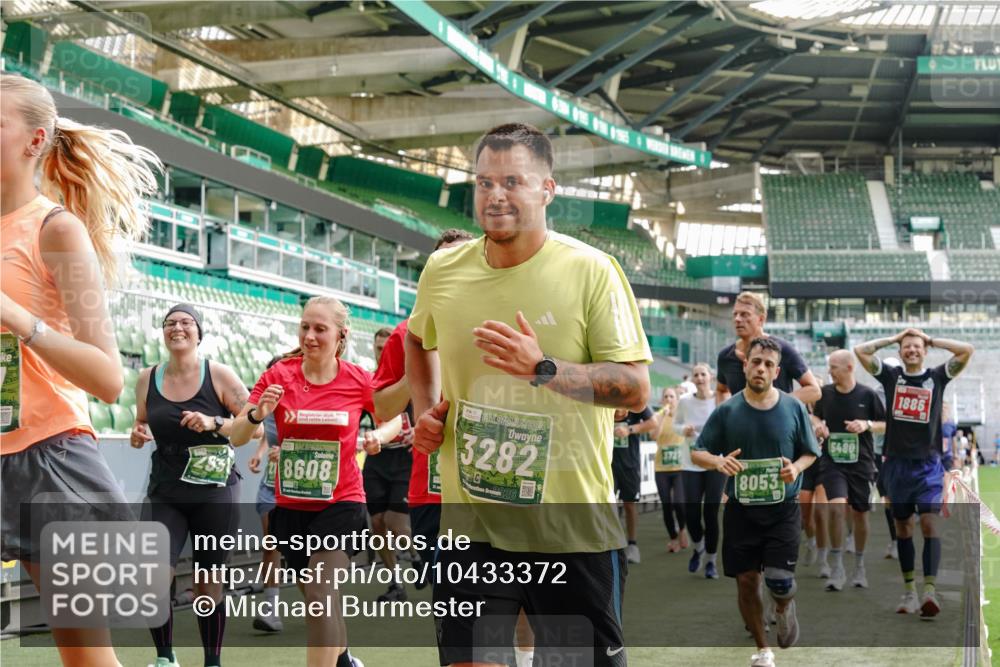 13.09.2026 - 21. swb-Marathon Bremen Michael Burmester http://msf.ph/oto/10433372 13.09.2026 13:30:24 Laufen im Stadion 122, 171, 224, 297, 405, 422, 476, 639, 685, 729, 754, 767, 806, 986, 1114, 1217, 1242, 1270, 1384, 1529, 1615, 1633, 1634, 1775, 1810, 1811, 1886, 1983, 2216, 2238, 2242, 2249, 2263, 2326, 2368, 2372, 2436, 2449, 2546, 2615, 2629, 2637, 2643, 2677, 2719, 2738, 2740, 2830, 2862, 2869, 2871, 2877, 2918, 2994, 3020, 3053, 3094, 3101, 3129, 3227, 3238, 3274, 3286, 3361, 3401, 3563, 3594, 3605, 3755, 3758, 3873, 3876, 3898, 3929, 3953, 3965, 3971, 4011, 4056 meine-sportfotos.de